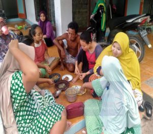 Beginilah Aktivitas Warga Kampung Parengngi’an Diwaktu Santai