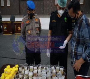 Setelah Lari Pagi, Satreskrim Polrestabes Surabaya Jalani Tes Urine di Gedung Bhara Daksa