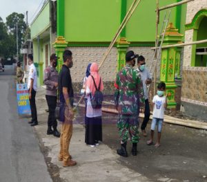 Aparat Gabungan Kec. Baki Laksanakan operasi yustisi di depan Masjid Al-Aqso Desa Purbayan