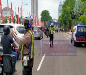 Pengamanan Unjuk Rasa Masyarakat Pemuda Progresif di Gedung Negara Grahadi Surabaya