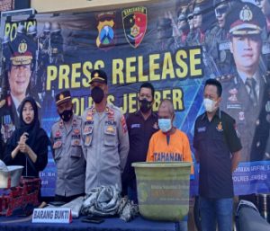 Polsek Semboro Press Release Ungkap Bahan Peledak Seberat 6 Kg