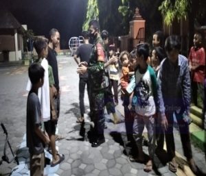 Masjid dan Taman Bermain Jadi Sasaran Patroli Piket Koramil Serengan