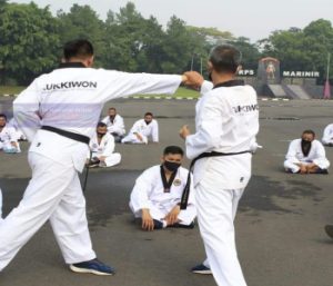 Puasa Produktif, Batalyon Infanteri 6 Marinir Laksanakan Latihan Beladiri Taekwondo