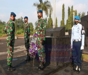 Sambut HUT Ke-75 TNI AU, Lanud Adi Soemarmo Dan Depohar 50 Ziarah Ke TMP Kusuma Bakti Surakarta