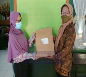 Persit KCK PD IV/Diponegoro Berbagi Dengan Anggota Penyintas Kanker