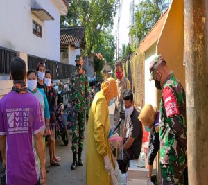 Danramil 17/Sidoharjo Bersama Tim Gugus Tugas Covid 19 Sidak Pasar Tradisional