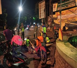 Patroli Prokes Di Monumen Tumpeng Merapi