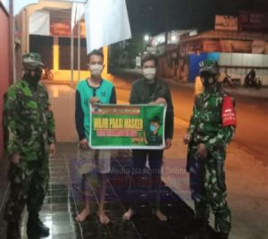 Gugah Kesadaran Tentang Prokes, Babinsa Koramil Bulukerto Galakan Gakplin