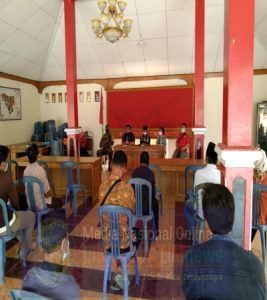 Wakili Danramil, Serma Teguh Bersama Satgas Covid-19 Kecamatan Tirtimoyo Berikan Sosialisasi Kelonggaran Pelaksanaan Hajatan Ditengah Pandemi