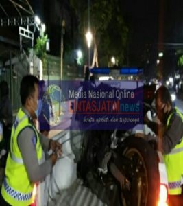 Dua Kendaraan Mengalami Benturan Sepeda Motor vs Mobil