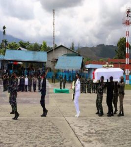 Pangdam XVII/Cenderawasih Pimpin Penghormatan Terakhir Pelepasan Jenazah Wagub Papua