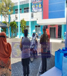 Pelaksanaan Wisuda Drive Truu di Sekolah Barunawati di Pantau Kapolres Tanjung Perak