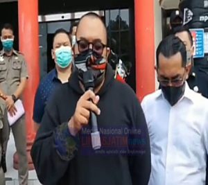 Polisi Tangkap Pria Yang Berkata “GOBLOK” Pada Pengunjung Mall di Surabaya