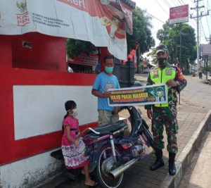 Dengan Pendekatan Secara Persuasif, Babinsa Koramil 14/Jatisrono Himbau Warga Terapkan Protkes