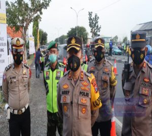 Hari Ketiga Larangan Mudik, Kapolres Gresik Putar Balik Pemudik Bandel