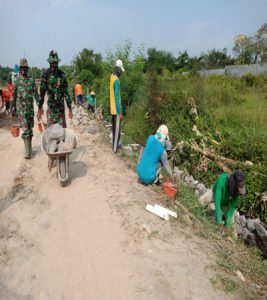 Pra TMMD Sengkuyung Tahap II Kodim 0726/Sukoharjo di Desa Parangjoro Sasar pembuatan Talud