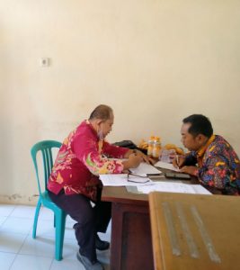 Pegawai Kecamatan Bersama Inspektorat Lakukan Pengecekan Barang Kantor