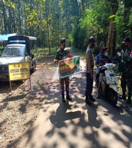 Putus Penyebaran Covid-19, Koramil Dan Polsek Slogohimo Gencar Gelar Penegakan Disiplin Pemakaian Masker