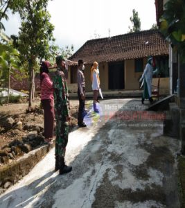 Putus Rantai Penyebaran Covid-19 Diwilayah Binaan, Koptu Dwiyanto Dampingi Petugas Kesehatan Tracing Dan Swab Test