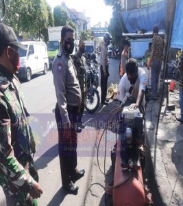 Penertiban PKL di Jalan Bibis dan Kembang Jepun Oleh Petugas Diwarnai Cek – Cok Mulut