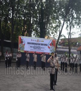 Hari Bhayangkara ke 75, Kapolres Gresik Ziarah Makam Pahlawan