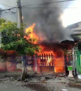 Gegara Korsleting Listrik Rumah Tempat Jualan Ayam Greprek Terbakar