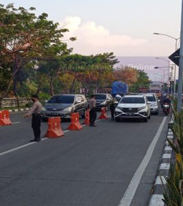 Penyekatan Polrestabes Di Area Jl Kedung Cowek Surabaya