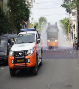 Polda Jatim Kerahkan Pasukan di Zona Merah Bangkalan, Cegah Penyebaran Covid-19