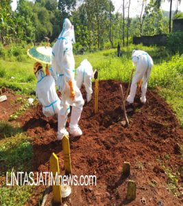 Koramil 03/Ngadirojo Kawal Langsung Pemakaman Jenazah Dengan Prosedur Covid-19