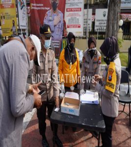 Kapolres Tanjung Perak Cek Pelaksanaan Vaksinasi Covid-19 di Depan Mako