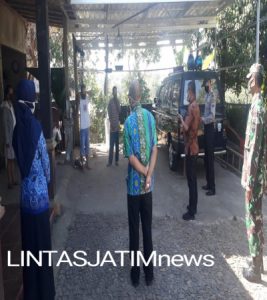 Kepedualian Petugas Gabungan Kepada Warga Yang Jalani Isolasi Mandiri