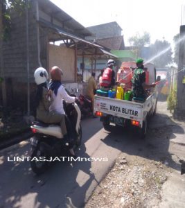 KODIM 0808/BLITAR : Laksanakan Penyemprotan Disinfektan