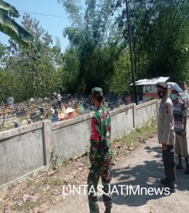 KORAMIL 06/BATUWARNO : Turunkan Babinsanya Dampingi Pemakaman Dengan Standar Penanganan Covid-19