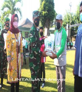 Di Kodim 0726/Sukoharjo, Para Relawan covid 19 dapat Bantuan Beras