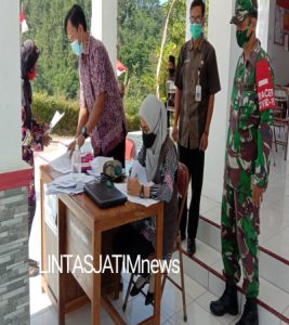 Kapten Inf Budi : Putus Penyebaran Covid-19, Babinsa Selain Mendampingi Juga Memastikan Setiap Penyaluran Bantuan Sesuai Protkes