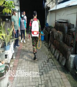 Serda Budiono Terus Lakukan Penyemprotan Disinfektan Dan Beri Himbuan PPKM Darurat Di Wilayahnya