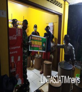 Petugas Gabungan TN Polri Kecamatan Jatiroto Gelar Patroli Dalam Rangka PPKM Darurat