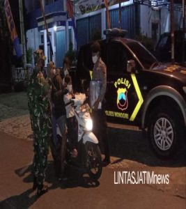 Pemberlakuan PPKM Daturat, Petugas Gabungan Gencar Gelar Gakplin Malam Hari