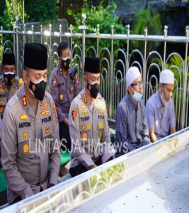 Kapolres Tanjung Perak Hadiri Rakor Serbuan Vaksin di Balai Kota Surabaya