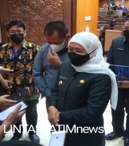 DPRD Provinsi Jatim Sepakat Sahkan RPJMD Ditengah Rapat Paripurna Dimalam Hari