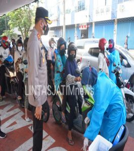 Gerai Vaksin Merdeka Dosis 2 Polres Tanjung Perak Dibanjiri Peserta