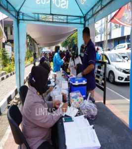 Polres Tanjung Perak Berikan Layanan Vaksinasi Dosis Pertama Jenis Astrazeneca