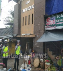 Sat Lantas Gelar Operasi Yustisi di Pasar Mertokondo