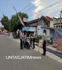 Sinergi TNI-Polri Kecamatan Jatiroto Dalam Upaya Memutus Penyebaran Covid-19