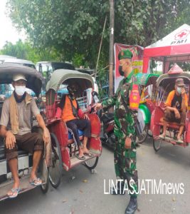 Babinsa Kauman Aktif Berikan Himbauan PPKM Level 4 di Wilayah Binaannya