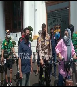 Kapolrestabes Surabaya Sambut Komunitas Tim Goes Heug Bandung