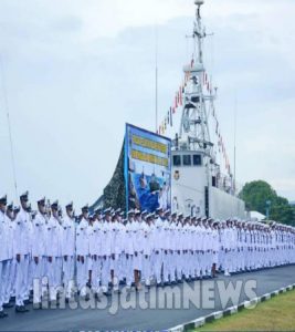 Danyonmarhanlan VI Hadiri Upacara Pelantikan Dan Penyumpahan Dikmaba dan Dikmata TNI AL Satdik 2 Makassar