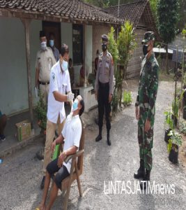 Babinsa Berikan Himbauan Kepada Warga Yang Jalani Isoman Agar Tetap Patuhi Prokes Sesuai SOP