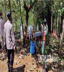 Demi Keamanan Dan Kelancaran, Petugas Gabungan Dampingi Pelaksanaan Pemakaman