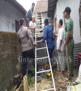 Evakuasi Pekerja Kuras Sumur, Tubuhnya Lemas Hampir Kehabisan Oksigen